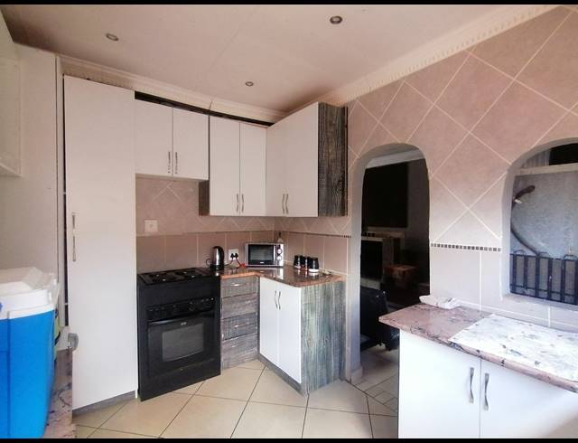 3 BEDROOM FREESTANDING SOLD IN RANDLESPARK
